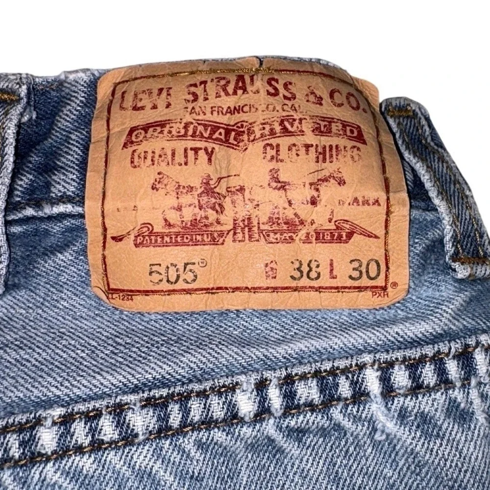 Vintage Levis 505 Jeans 38x30 Light Wash Straight Leg 90s Made in USA Distressed - Picture 4 of 6